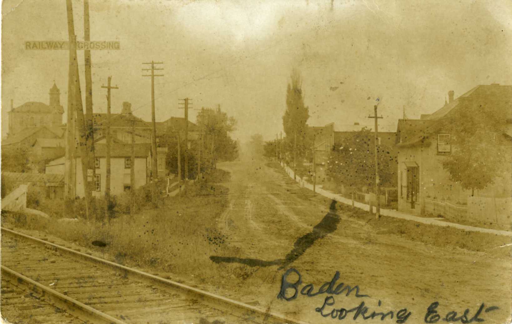 Old postcard view of Synder's Road Baden