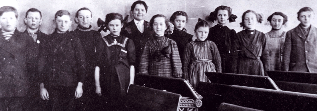 Baden public school students circa 1910