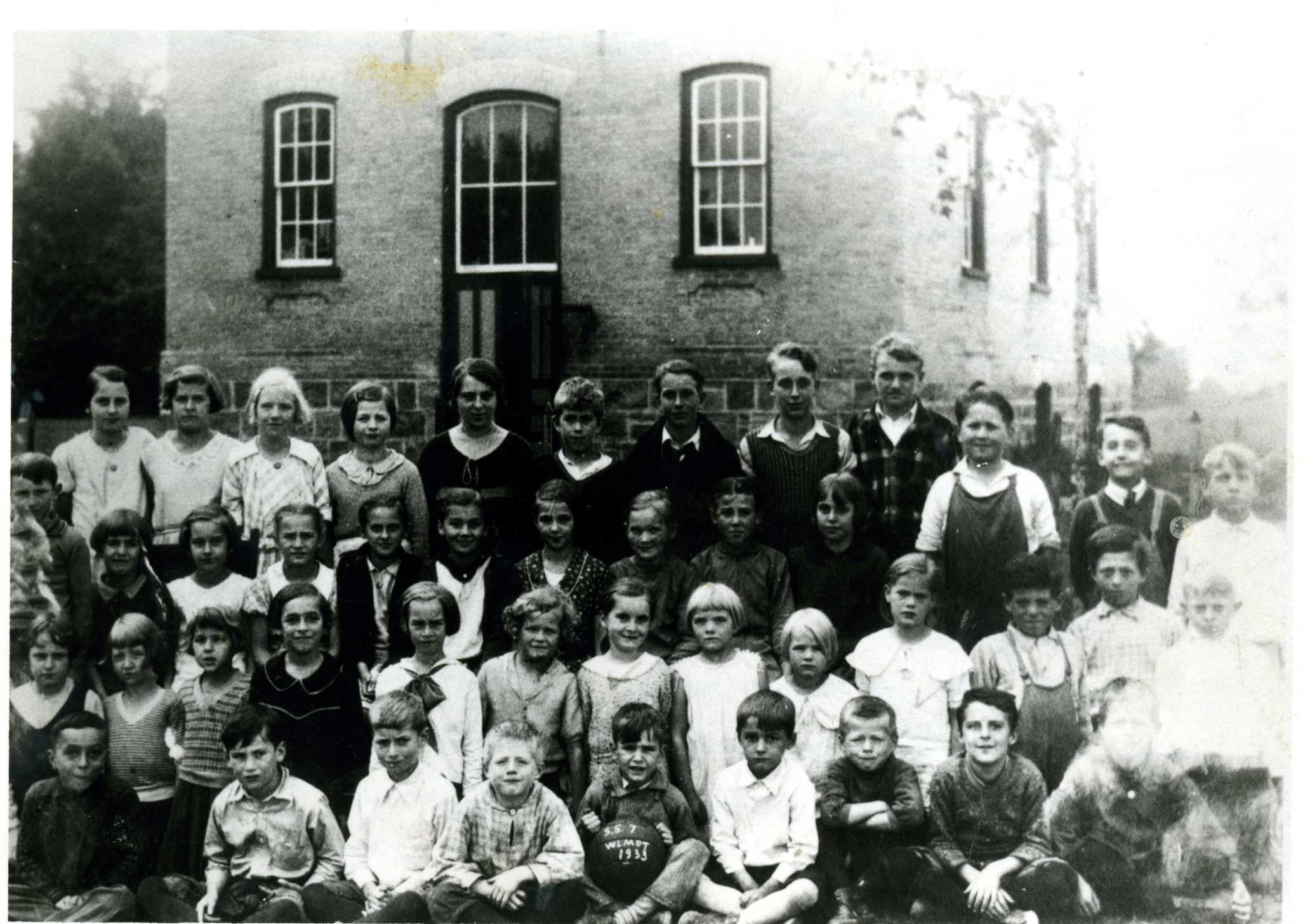 SS7 Pinehill School class circa 1933